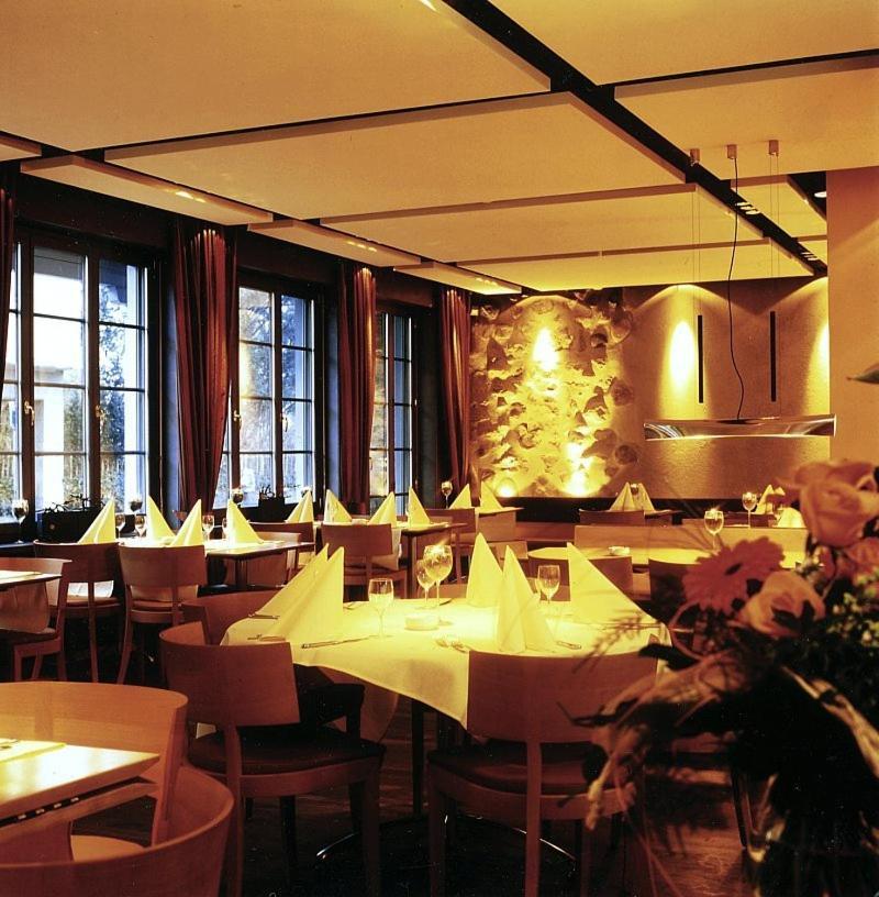 Hotel Restaurant Zum Goldenen Kopf Bulach Exterior photo